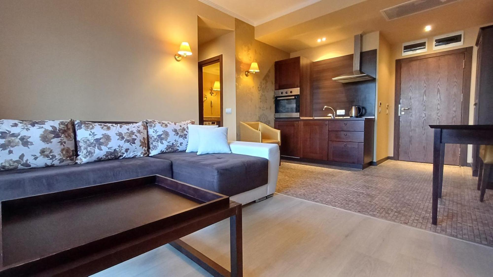 Royal Beach Private Apartments 써니비치 외부 사진